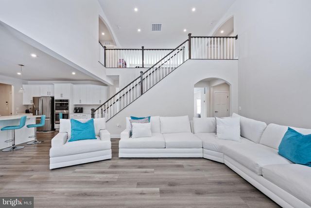 112 LAKE BLUFF CT, Fredericksburg, VA 22406