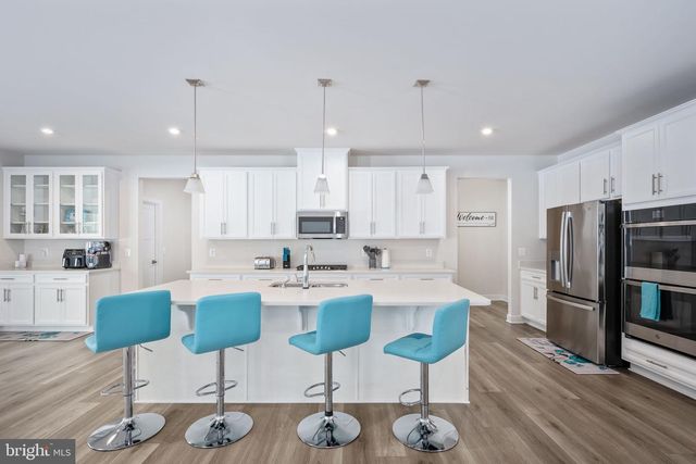 112 LAKE BLUFF CT, Fredericksburg, VA 22406