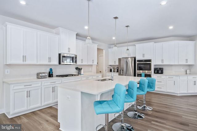 112 LAKE BLUFF CT, Fredericksburg, VA 22406