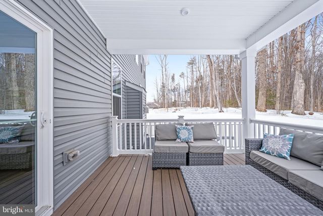 112 LAKE BLUFF CT, Fredericksburg, VA 22406