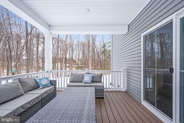 112 LAKE BLUFF CT, Fredericksburg, VA 22406