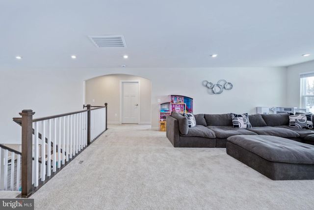 112 LAKE BLUFF CT, Fredericksburg, VA 22406