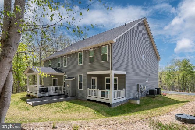 112 LAKE BLUFF CT, Fredericksburg, VA 22406