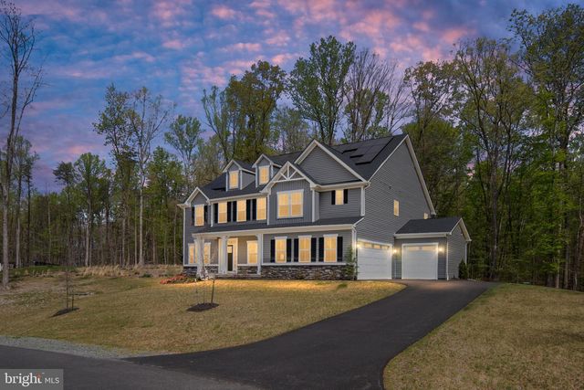 112 LAKE BLUFF CT, Fredericksburg, VA 22406