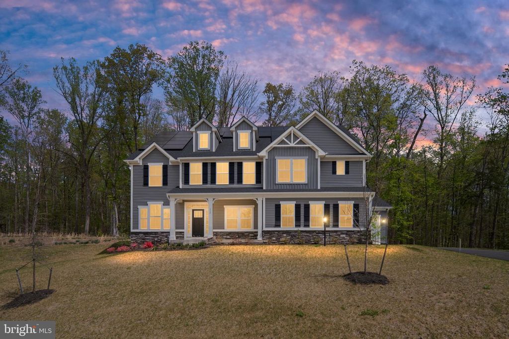 112 LAKE BLUFF CT, Fredericksburg, VA 22406