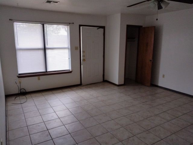 409 NE 27th, Lawton, OK 73507