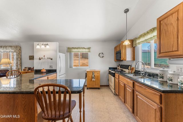 29125 Devils Punch Bowl Road, Pearblossom, CA 93553