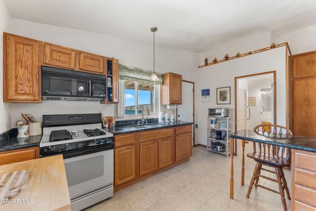 29125 Devils Punch Bowl Road, Pearblossom, CA 93553