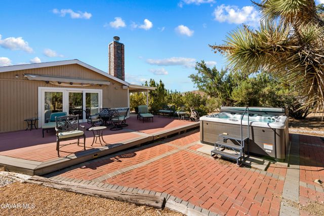 29125 Devils Punch Bowl Road, Pearblossom, CA 93553
