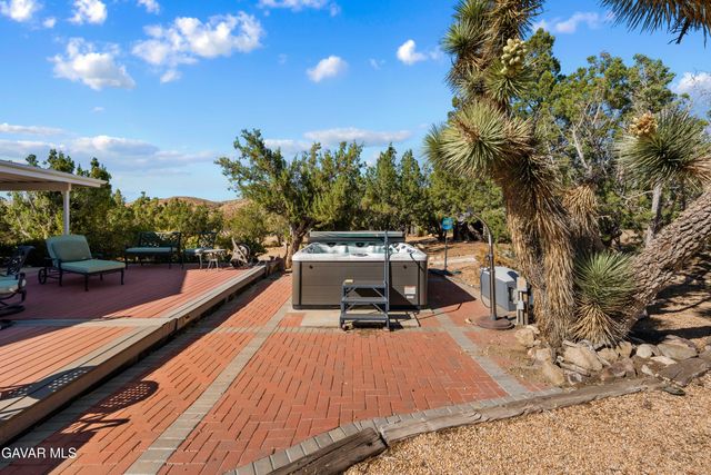 29125 Devils Punch Bowl Road, Pearblossom, CA 93553