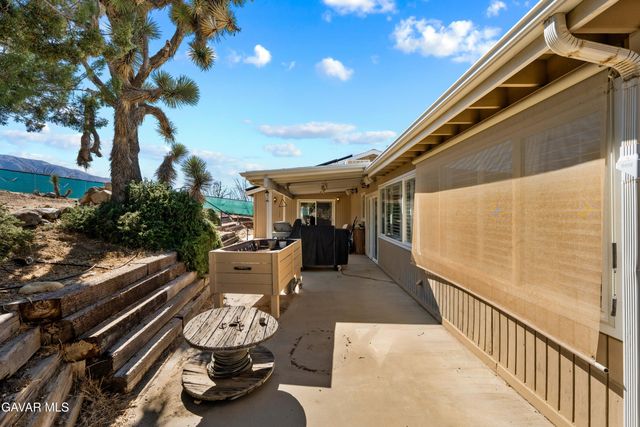 29125 Devils Punch Bowl Road, Pearblossom, CA 93553