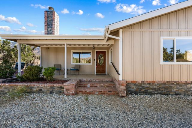 29125 Devils Punch Bowl Road, Pearblossom, CA 93553