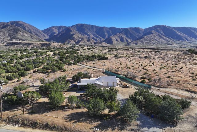 29125 Devils Punch Bowl Road, Pearblossom, CA 93553