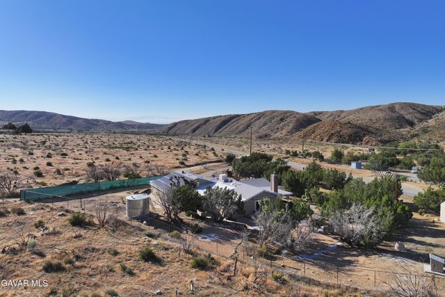 29125 Devils Punch Bowl Road, Pearblossom, CA 93553