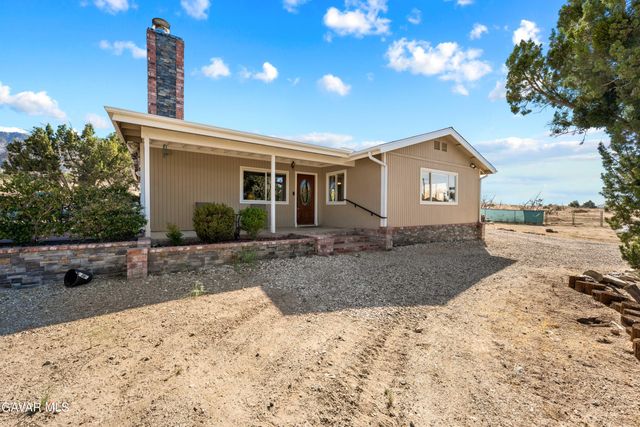 29125 Devils Punch Bowl Road, Pearblossom, CA 93553