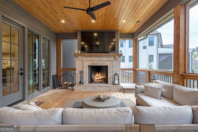 285 Roswell Farms Drive, Roswell, GA 30075