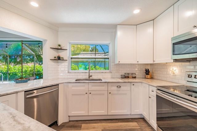 1219 VILLAGE GREEN PARKWAY, Bradenton, FL 34209