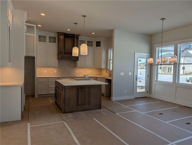 17608 Knox Street, Overland Park, KS 66221