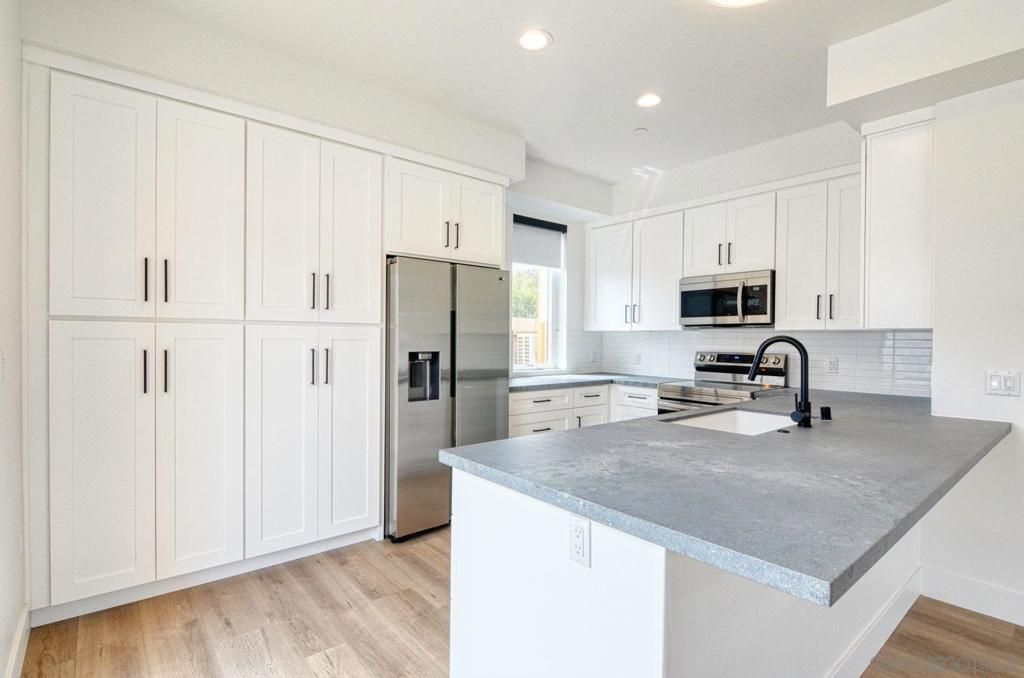 221 227 W G Street, Encinitas, CA 92024 — photo 4