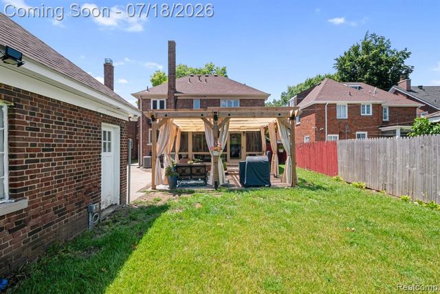 17198 Wildemere Street, Detroit, MI 48221