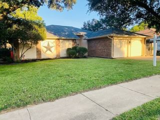 3828 Horizon Drive, Bedford, TX 76021