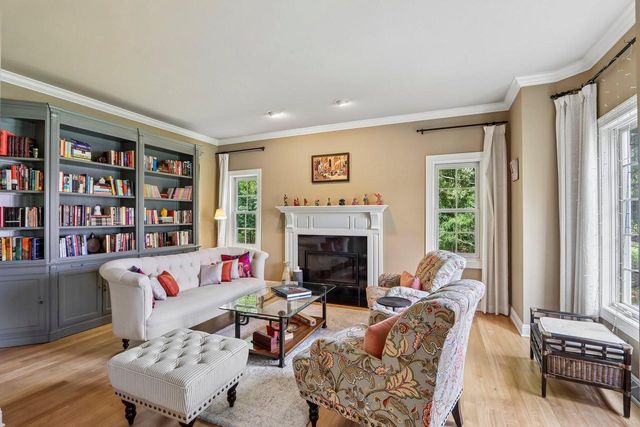 N29W30593 Foxwood DRIVE, Pewaukee, WI 53072