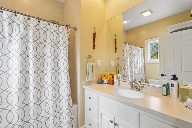 N29W30593 Foxwood DRIVE, Pewaukee, WI 53072