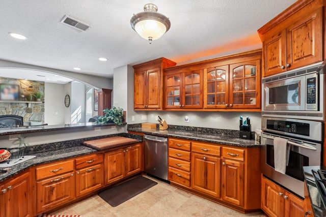 N29W30593 Foxwood DRIVE, Pewaukee, WI 53072