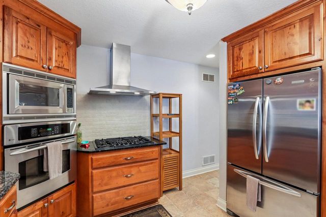 N29W30593 Foxwood DRIVE, Pewaukee, WI 53072