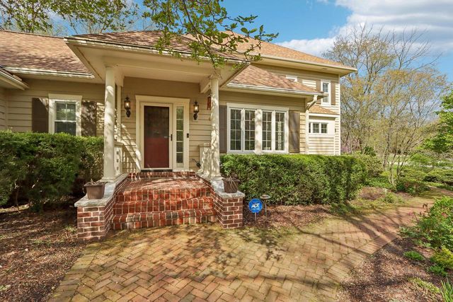 N29W30593 Foxwood DRIVE, Pewaukee, WI 53072