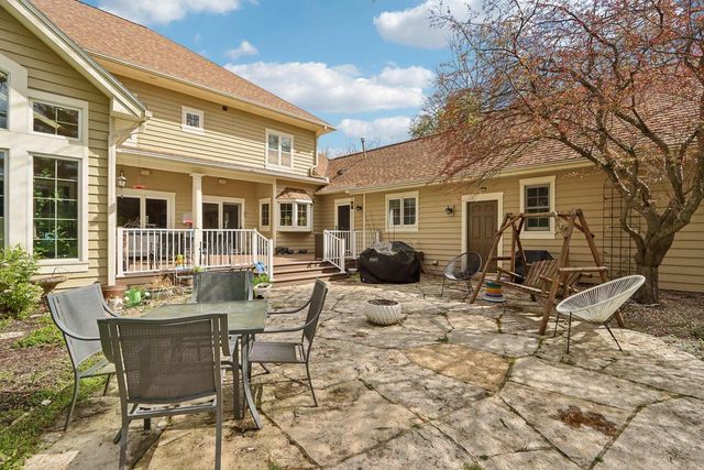 N29W30593 Foxwood DRIVE, Pewaukee, WI 53072