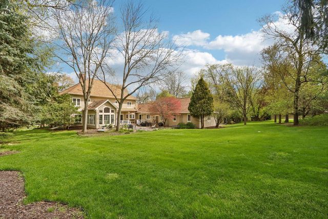 N29W30593 Foxwood DRIVE, Pewaukee, WI 53072