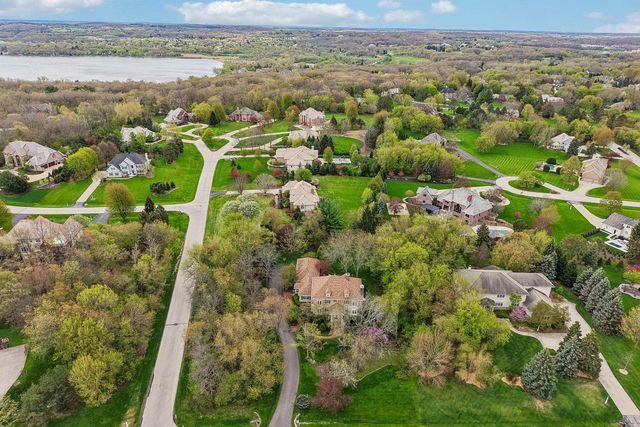 N29W30593 Foxwood DRIVE, Pewaukee, WI 53072
