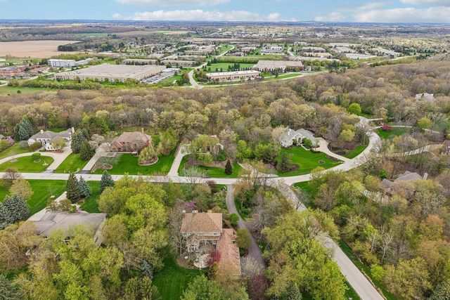 N29W30593 Foxwood DRIVE, Pewaukee, WI 53072