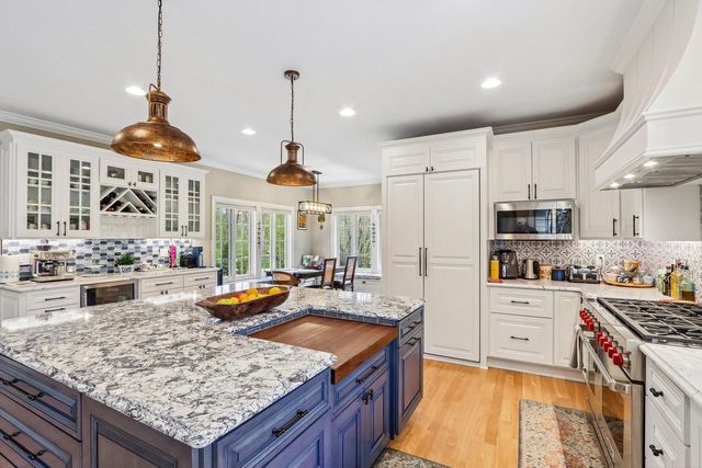 N29W30593 Foxwood DRIVE, Pewaukee, WI 53072