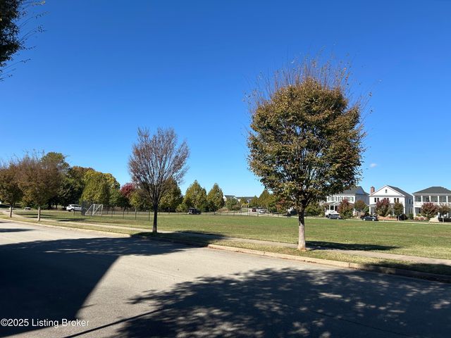 11008 Kings Crown Dr, Prospect, KY 40059