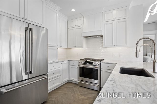 930 W Savidge Street 4, Spring Lake, MI 49456