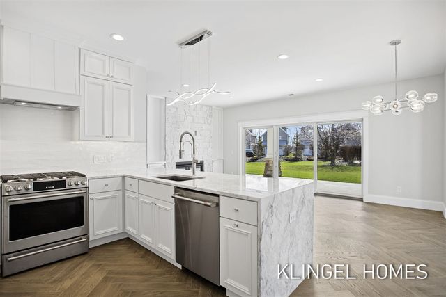 930 W Savidge Street 4, Spring Lake, MI 49456