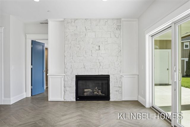 930 W Savidge Street 4, Spring Lake, MI 49456