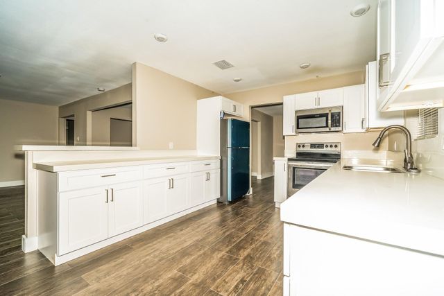 10074 Woodhollow Drive, Conroe, TX 77385