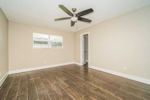 10074 Woodhollow Drive, Conroe, TX 77385