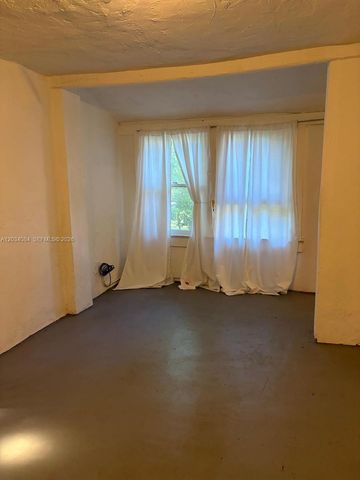 8238 NE 9th Avenue, Miami, FL 33138