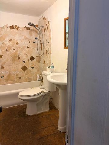 8238 NE 9th Avenue, Miami, FL 33138
