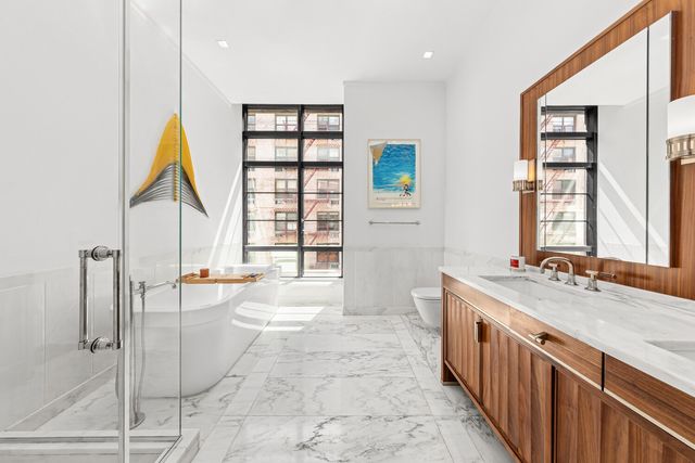 150 Charles St Apt M8, New York City, NY 10014