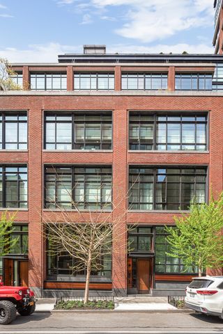 150 Charles St Apt M8, New York City, NY 10014