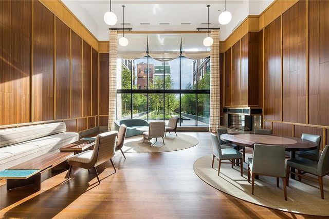 150 Charles St Apt M8, New York City, NY 10014
