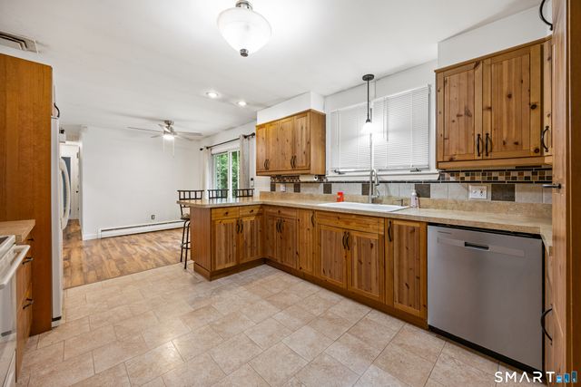 123 Windy Drive, Waterbury, CT 06705