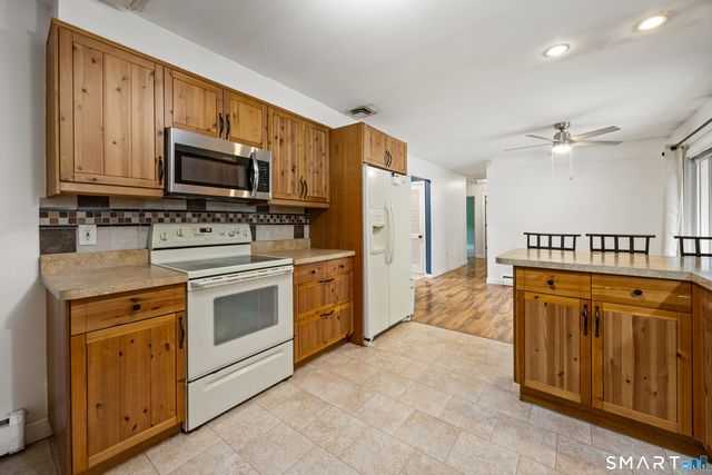 123 Windy Drive, Waterbury, CT 06705