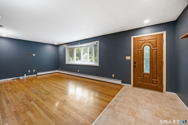 123 Windy Drive, Waterbury, CT 06705