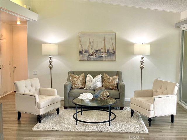 1701 Tam Oshanter Rd M12-11D, Seal Beach, CA 90740